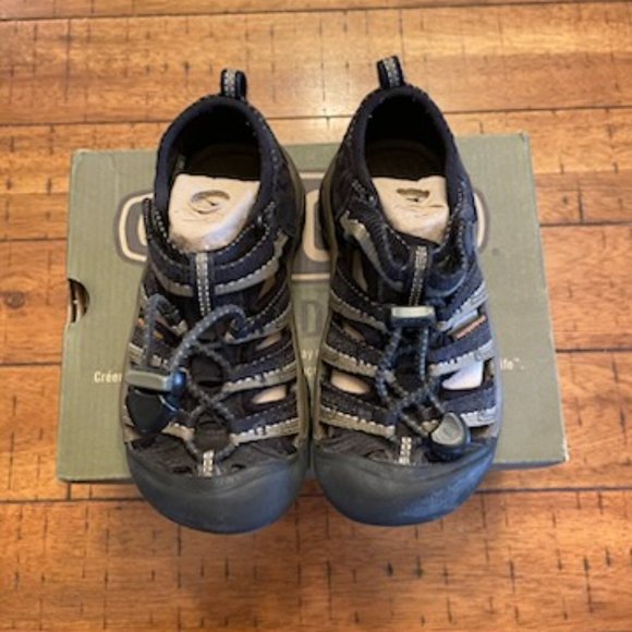 Keen Kids Newport H2 Black Size 11 - Picture 4 of 6
